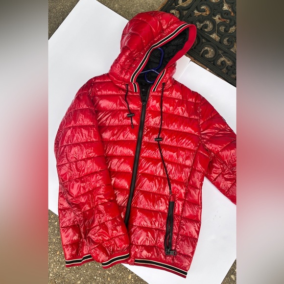 Calvin Klein Men's Water Resistant Red Puffer Jacket - Picture 2 of 7